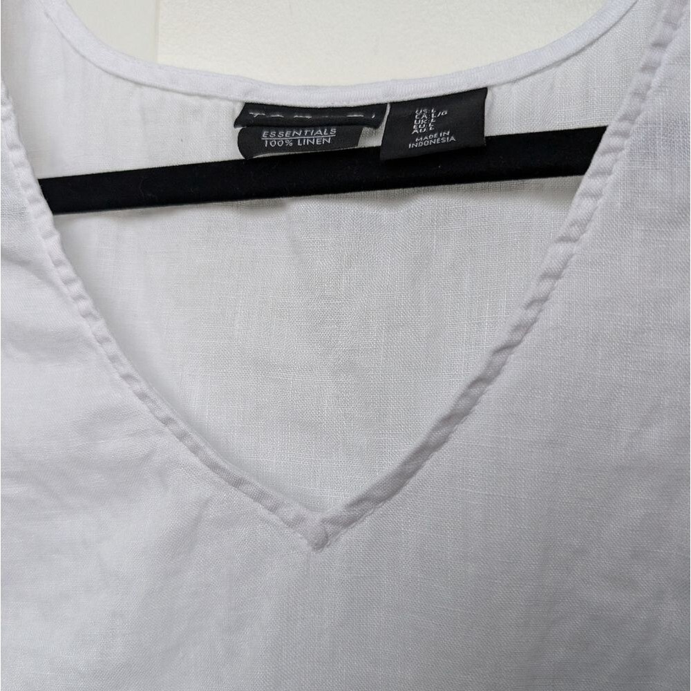 Tahari Essentials 100% Linen Lightweight Flowy V-neck Tank Top - Picture 7 of 14